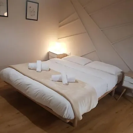Central, Spacious 5 Min Walk To Acropolis