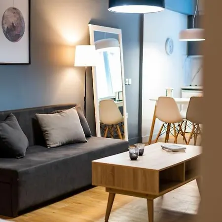 Central, Spacious 5 Min Walk To Acropolis Athens
